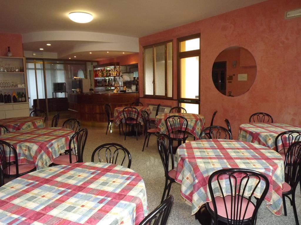 Hotel Cristina 끼안챠노테르메 외부 사진