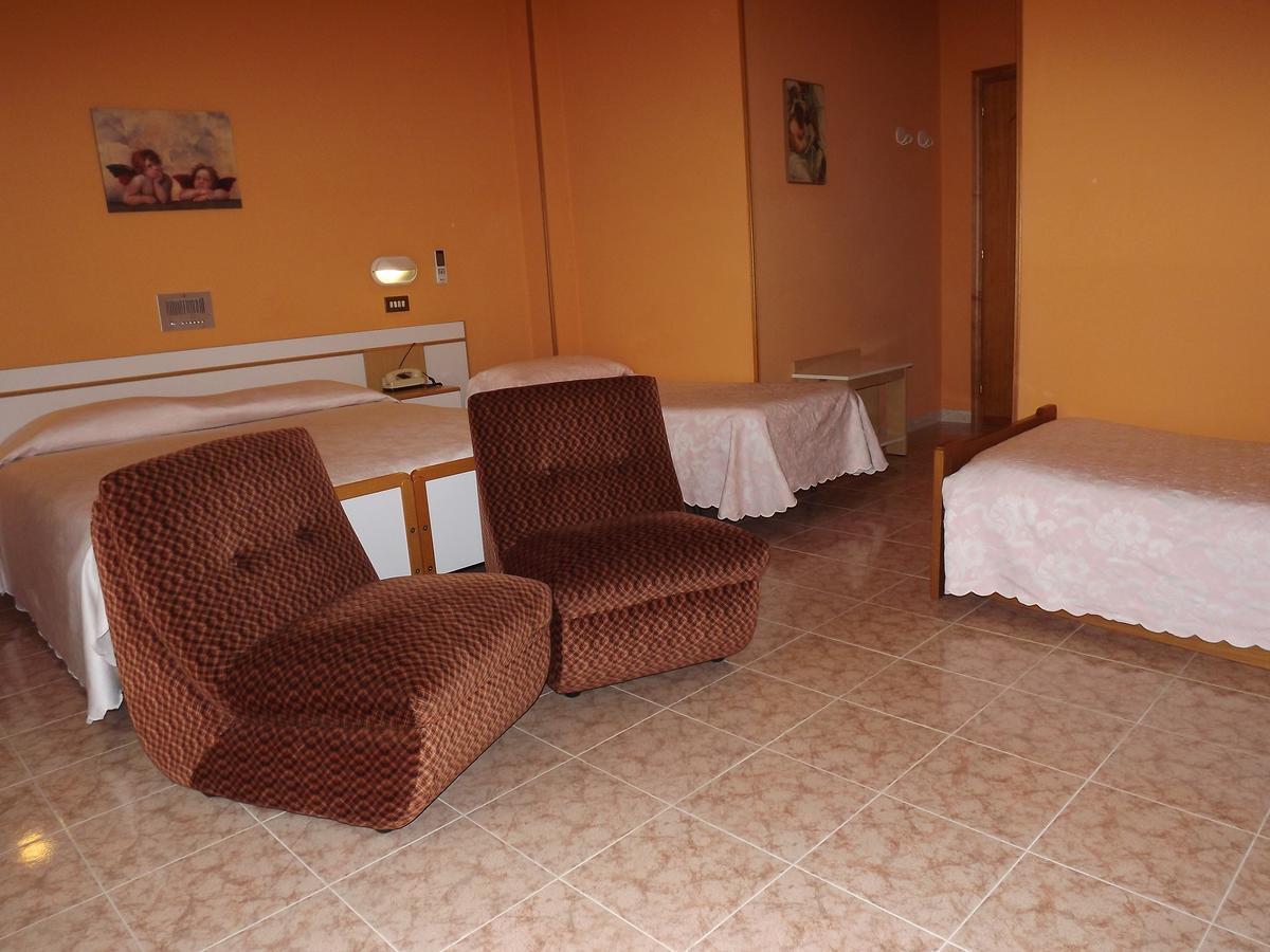 Hotel Cristina 끼안챠노테르메 외부 사진